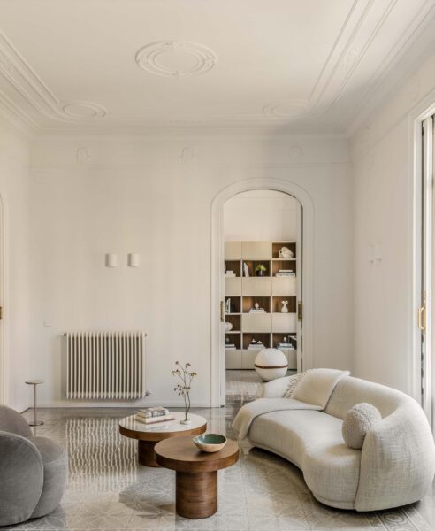 Modernist-apartment-in barcelona-living room-elegant contemporary-furniture